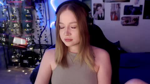 Lisa online show from December 18, 10:46 pm