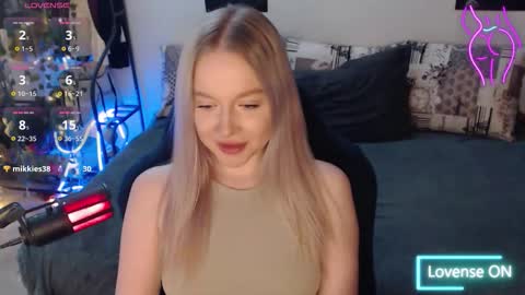 Lisa online show from October 26, 1:00 am