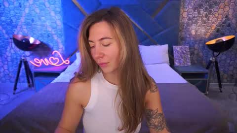 Snapshot of kateshanny chatting on November 6, 7:20 am Kate online show from November 6, 7:20 am