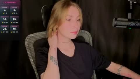 Snapshot of kateslil chatting on June 14, 11:56 am Kate online show from June 14, 11:56 am