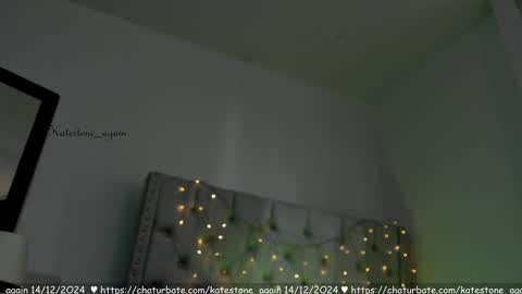 love meeee online show from December 14, 5:25 pm