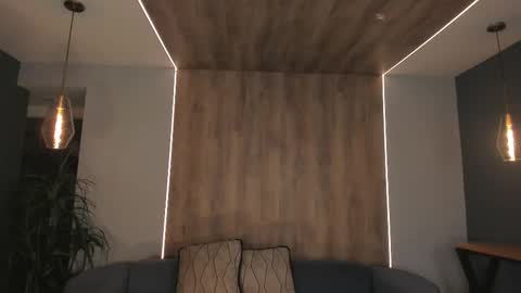 K A T E  online show from February 15, 8:02 am