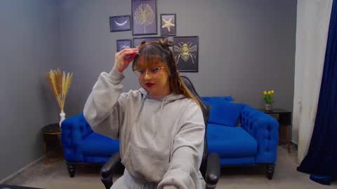 Snapshot of katewalker_ chatting on January 7, 6:14 pm Kate online show from January 7, 6:14 pm