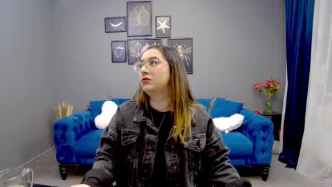 Snapshot of katewalker_ chatting on March 3, 6:12 pm Kate online show from March 3, 6:12 pm