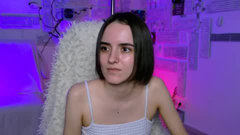 katewillows online show from April 25, 4:59 am