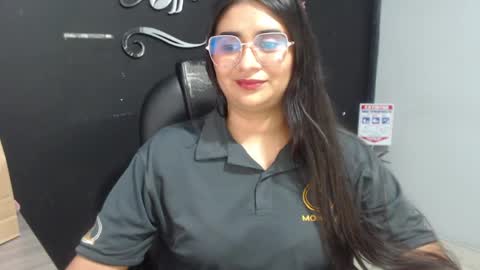 Snapshot of kathe0v chatting on May 6, 11:43 pm Call me Lau online show from May 6, 11:43 pm