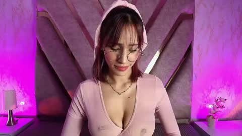 kathe_moore online show from April 23, 12:51 pm