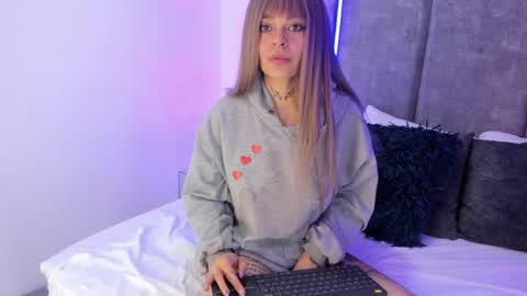 KatheGomez  online show from January 5, 3:13 pm