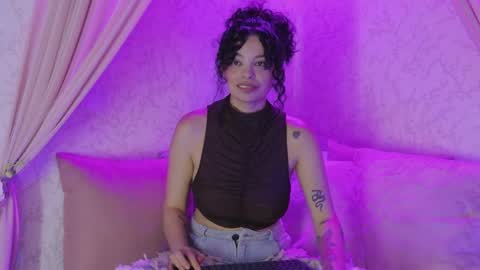 Snapshot of kathegomez_ chatting on June 1, 2:35 am KatheGomez online show from June 1, 2:35 am