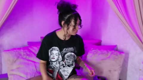 Snapshot of kathegomez_ chatting on June 6, 2:49 am KatheGomez online show from June 6, 2:49 am