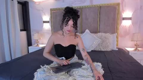 Snapshot of kathegomez_ chatting on June 13, 12:19 am KatheGomez online show from June 13, 12:19 am