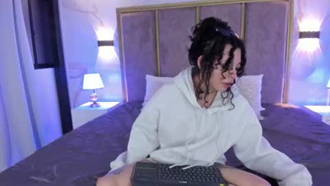 Snapshot of kathegomez_ chatting on July 30, 3:05 am KatheGomez online show from July 30, 3:05 am