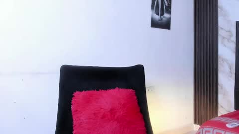 Snapshot of katherina_diaz chatting on May 17, 1:36 am Katherina online show from May 17, 1:36 am