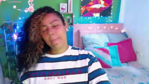 Snapshot of katherincastillo chatting on September 13, 4:40 pm katherin online show from September 13, 4:40 pm