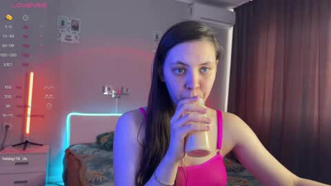 Snapshot of katherine__ross chatting on May 26, 11:39 am katherine__ross online show from May 26, 11:39 am