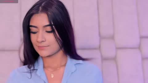 katherineruiz_ online show from March 5, 12:45 pm