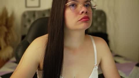 kathh_latorre online show from February 6, 1:14 pm