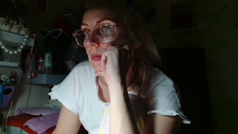 Snapshot of kathleenedwards chatting on July 5, 6:26 pm Kathleen online show from July 5, 6:26 pm