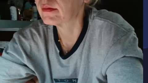 Snapshot of kathleenedwards chatting on July 16, 10:43 am Kathleen online show from July 16, 10:43 am
