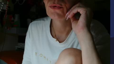 Snapshot of kathleenedwards chatting on July 17, 3:07 pm Kathleen online show from July 17, 3:07 pm