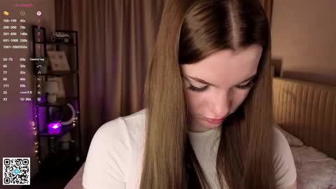 Lola online show from April 27, 4:10 am