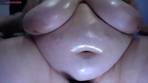 Snapshot of kathybigboobsbbw_ chatting on July 5, 5:31 pm kathybigboobsbbw_ online show from July 5, 5:31 pm