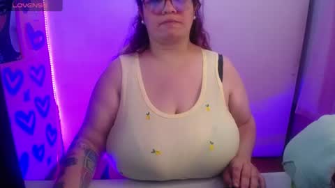 Snapshot of kathybigboobsbbw_ chatting on July 22, 9:50 pm kathybigboobsbbw_ online show from July 22, 9:50 pm