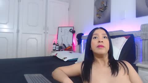 Snapshot of kati26andres chatting on February 15, 7:27 am Katiuska online show from February 15, 7:27 am