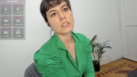 Snapshot of katia_12_ chatting on December 6, 10:52 pm katia_12_ online show from December 6, 10:52 pm