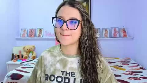 Snapshot of katia_foxx chatting on November 7, 11:54 am Khaterine online show from November 7, 11:54 am