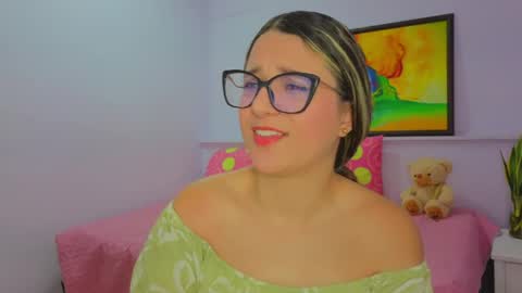 Snapshot of katia_foxx chatting on May 5, 12:13 pm Khaterine online show from May 5, 12:13 pm