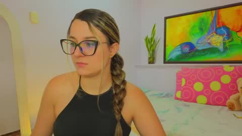 Snapshot of katia_foxx chatting on May 21, 12:01 pm Khaterine online show from May 21, 12:01 pm