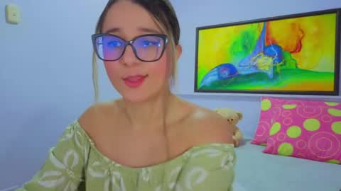 Snapshot of katia_foxx chatting on June 12, 12:15 pm Khaterine online show from June 12, 12:15 pm