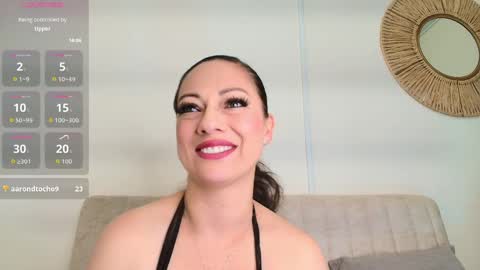 Snapshot of katia_gh chatting on April 30, 4:19 am Katia online show from April 30, 4:19 am