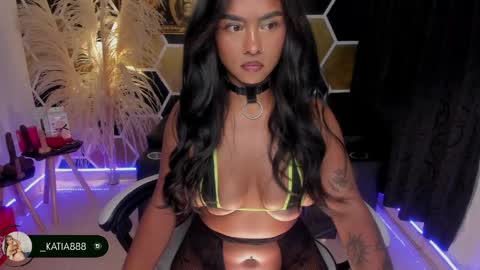 Snapshot of katia_high chatting on June 5, 6:42 am katia_high online show from June 5, 6:42 am