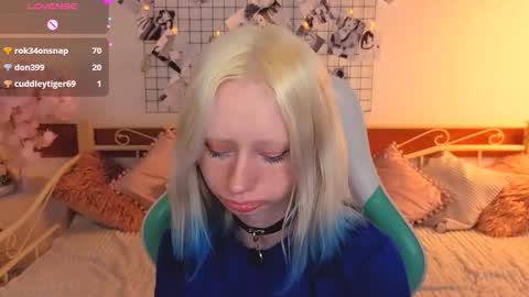 Snapshot of katia_kim chatting on February 19, 10:11 am Katia online show from February 19, 10:11 am