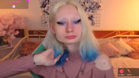 Snapshot of katia_kim chatting on February 22, 6:35 am Katia online show from February 22, 6:35 am