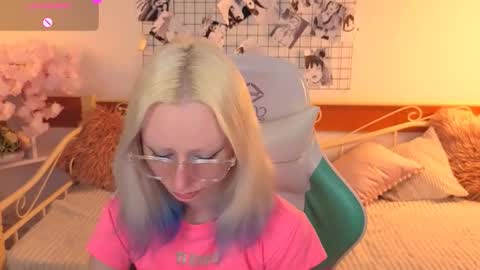 Snapshot of katia_kim chatting on February 24, 6:22 am Katia online show from February 24, 6:22 am