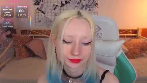 Snapshot of katia_kim chatting on March 2, 6:25 am Katia online show from March 2, 6:25 am