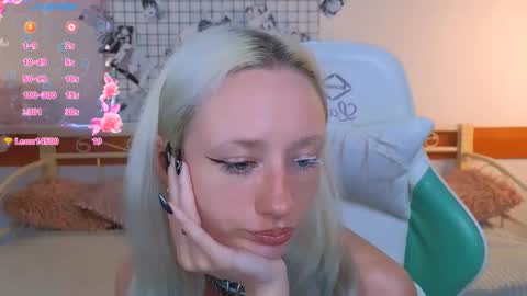 Snapshot of katia_kim chatting on March 21, 8:19 am Katia online show from March 21, 8:19 am