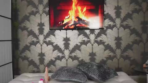 Karen Villas online show from January 9, 7:50 pm