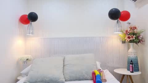 Karen Villas online show from November 8, 8:18 pm