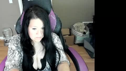 Snapshot of katie227 chatting on January 30, 5:09 am Katie online show from January 30, 5:09 am