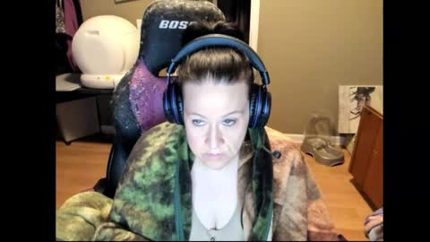 Snapshot of katie227 chatting on January 14, 2:28 am Katie online show from January 14, 2:28 am