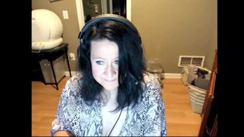 Snapshot of katie227 chatting on March 6, 4:20 am Katie online show from March 6, 4:20 am