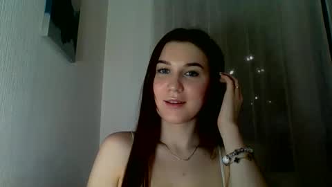 katie_foxi online show from December 17, 4:35 pm