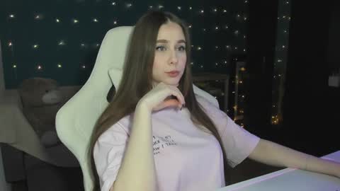 Snapshot of katie_taylorr chatting on December 3, 10:40 pm Katie online show from December 3, 10:40 pm