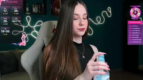 Snapshot of katie_taylorr chatting on October 28, 3:21 am Katie online show from October 28, 3:21 am