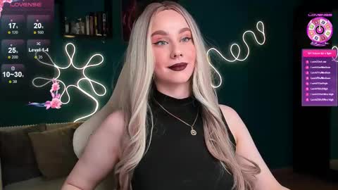 Snapshot of katie_taylorr chatting on November 1, 12:12 am Katie online show from November 1, 12:12 am