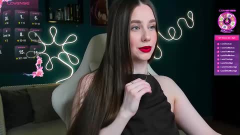 Snapshot of katie_taylorr chatting on November 13, 1:37 am Katie online show from November 13, 1:37 am